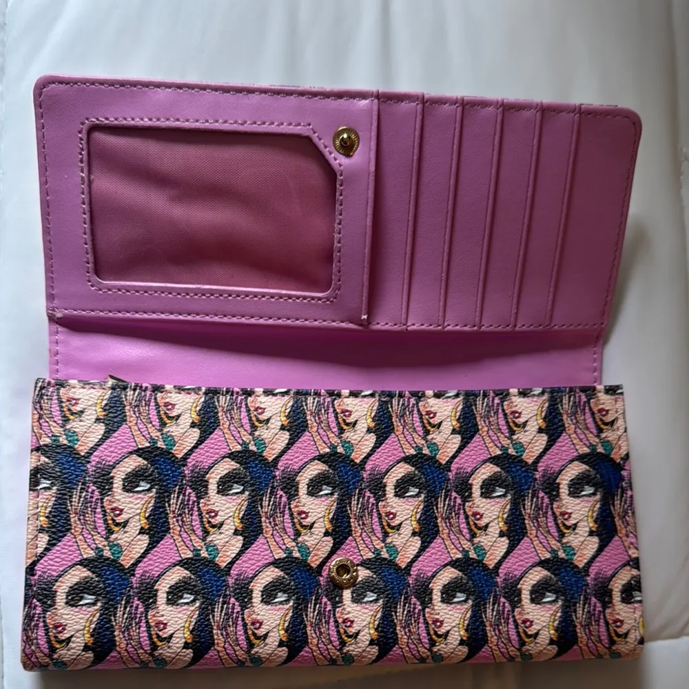 Sandoner Magenta Wallet with Sand Doll Face Design Pink - Image 4
