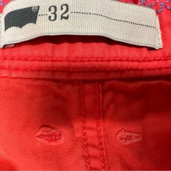 Levi's Women's Cuffed Mid Rise Mid Thigh Coral Shorts Size‎ 32 Slim Fit Stretch - Image 8