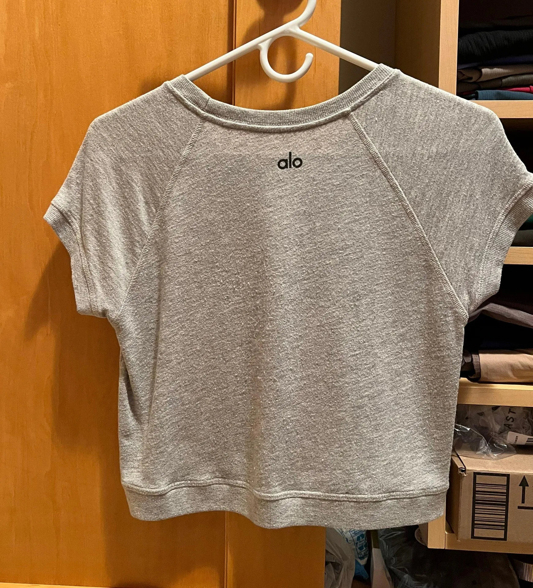 Alo Yoga Crop Top - Image 4