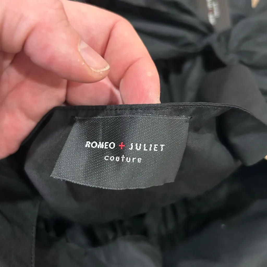 Romeo & Juliet Couture Embroidered Floral Black Top Tie Sleeve Blouse Size Small - Image 2