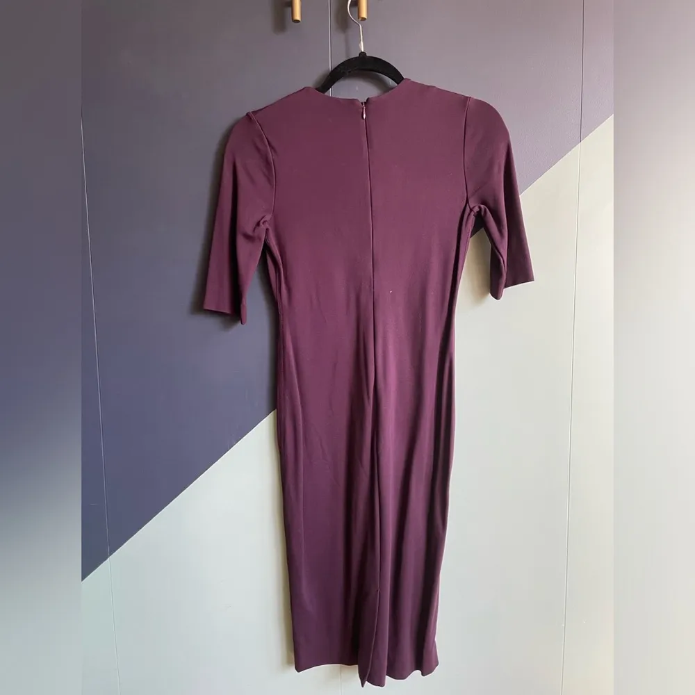Aritzia Babaton Burgundy/Plum Jersey V-Neck 1/2 sleeve knee length sheath dress - Image 3