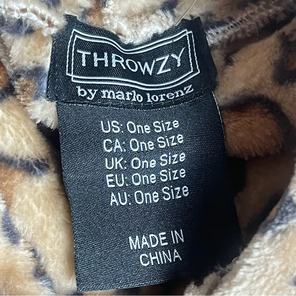 THROWZY Marlo Lorenz Oversized Hooded Boho Poncho Fleece Wearable Blanket OS Tan Size XXL - Image 10