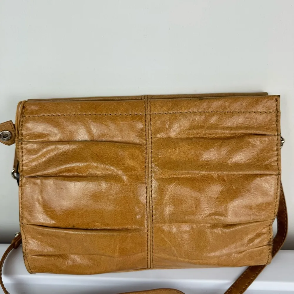 The Sak Tan Leather Crossbody Bag - Image 8