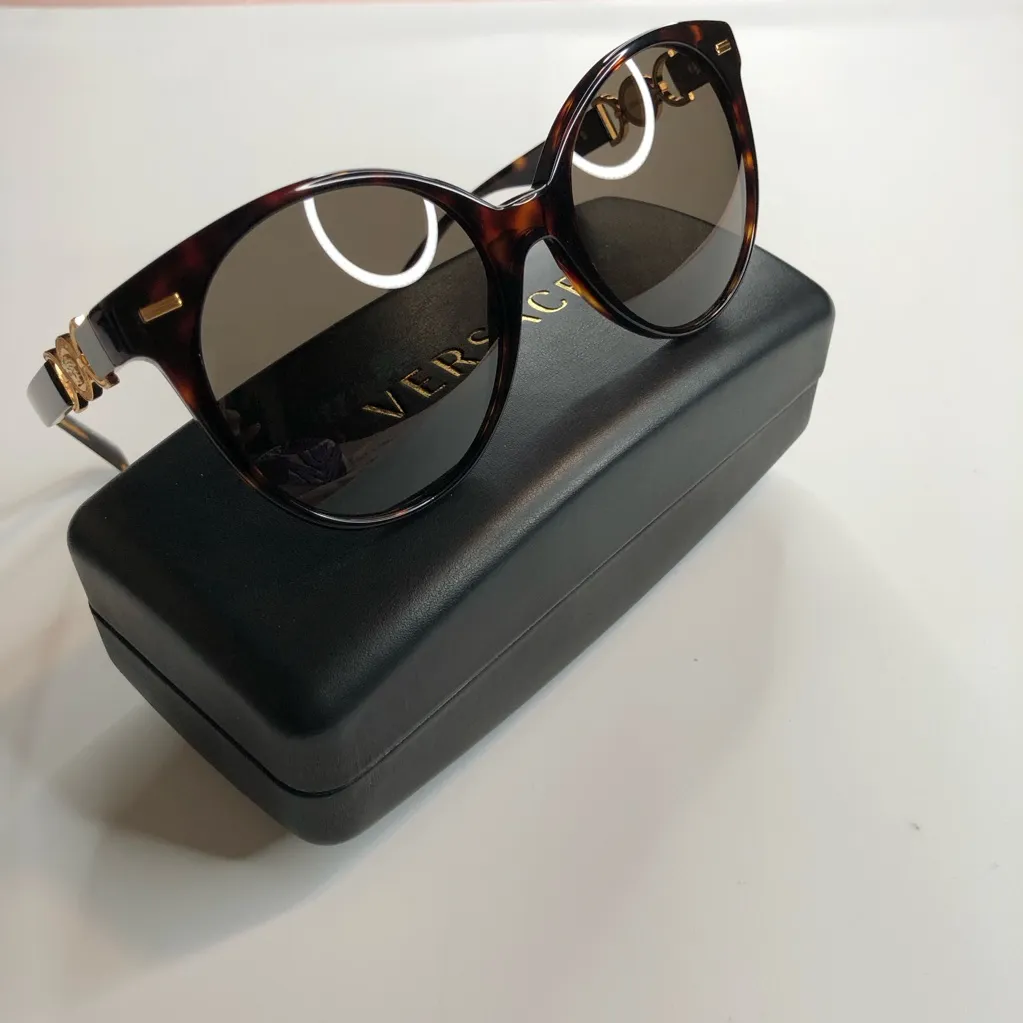 Versace VE4442 Women’s Tortoise Sunglasses with Medusa Logos at Temples ~ BNIB! - Image 2