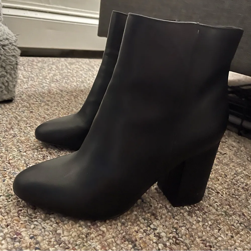 Madden girl high heels boots black size 8 - Image 5