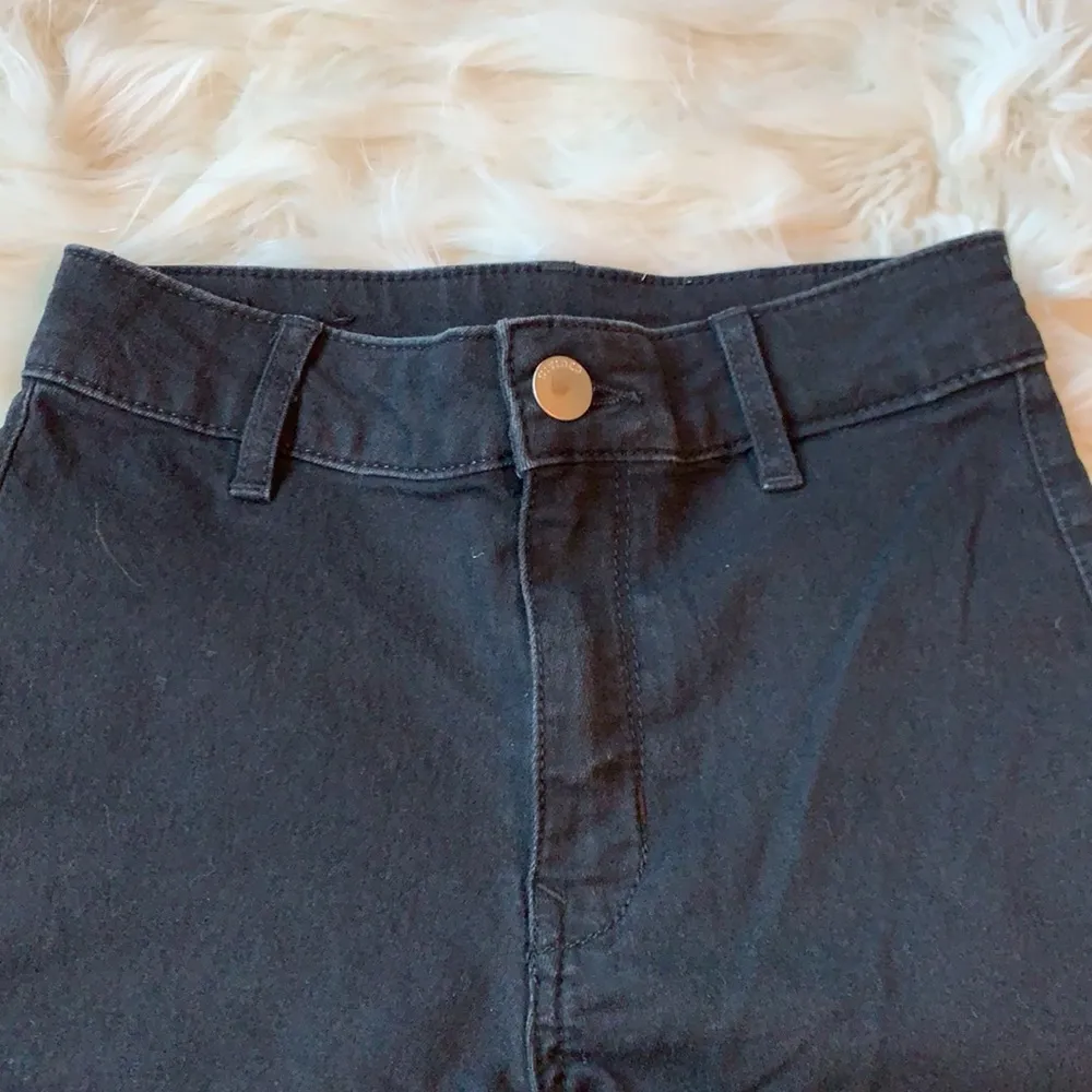 H&M Divided Black Denim Jean Shorts Size 2 - Image 2