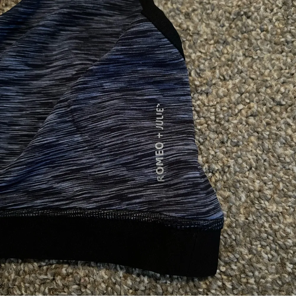 Romeo & Juliet Women's Blue Sports Bra size M no padding - Image 3