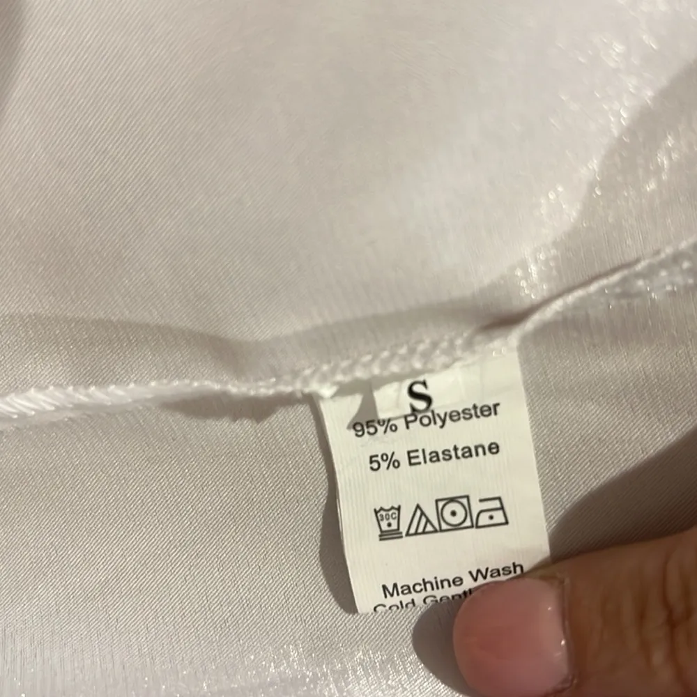 White Lace Robe Size Small - Image 3