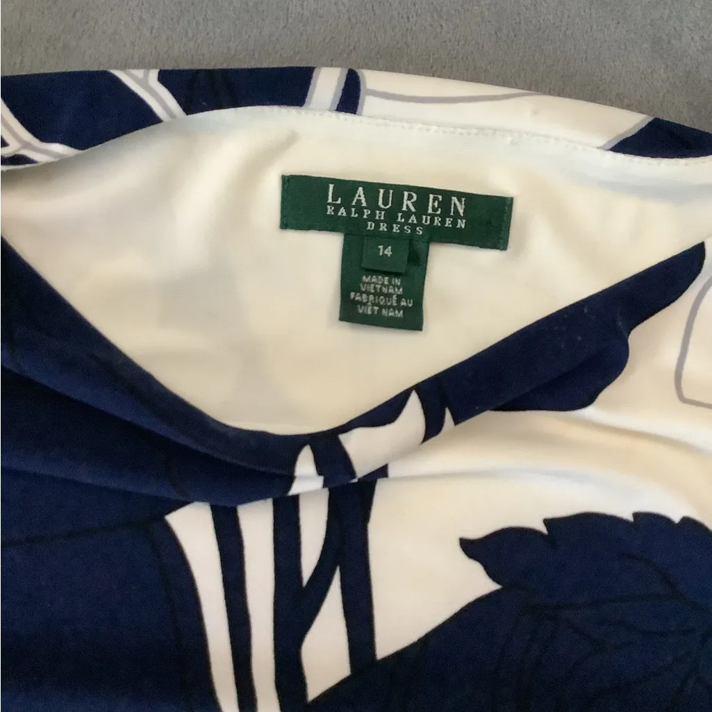 Beautiful flattering dress 🌹 Blue Size 14 - Image 5