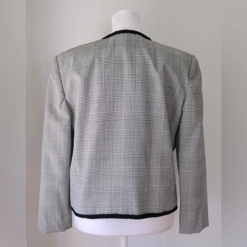 Vintage ‘90s Norton McNaughton Black & White Plaid Houndstooth Blazer - Image 6