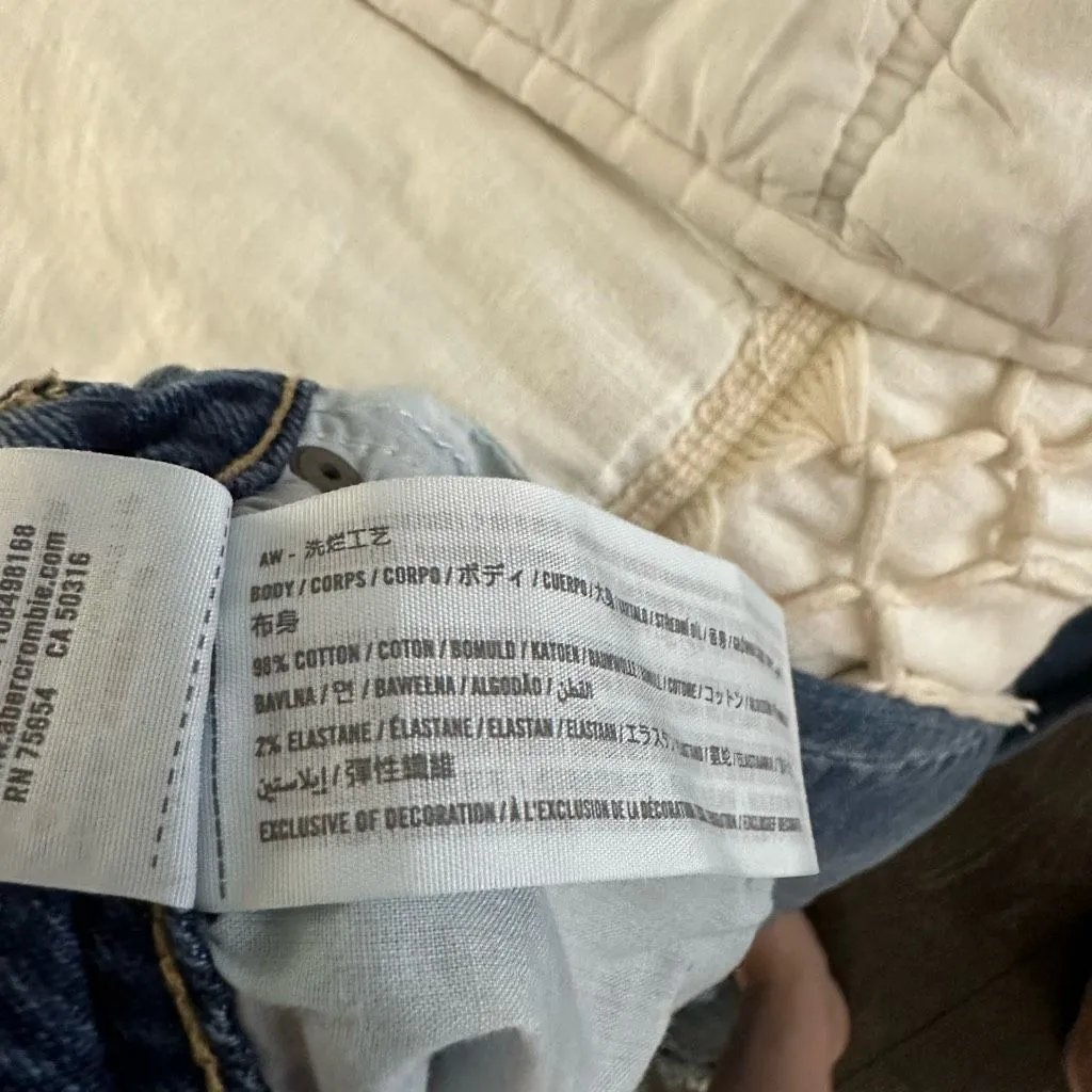 Abercrombie & Fitch Women’s 26 2R Curve Love Mom Jeans Raw Hem - Image 5