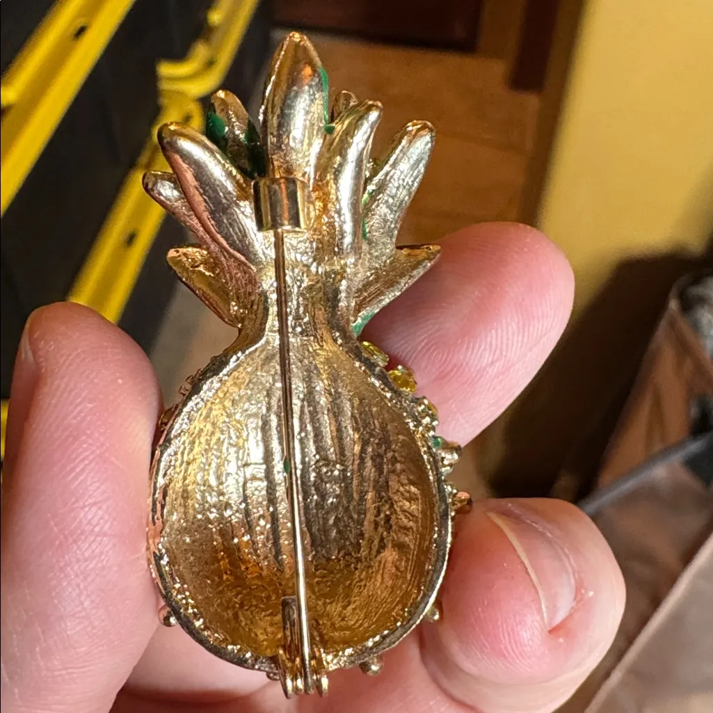 Vintage Enamel & Crystal Pineapple Brooch Green Gold Tropical Statement Pin - Image 9