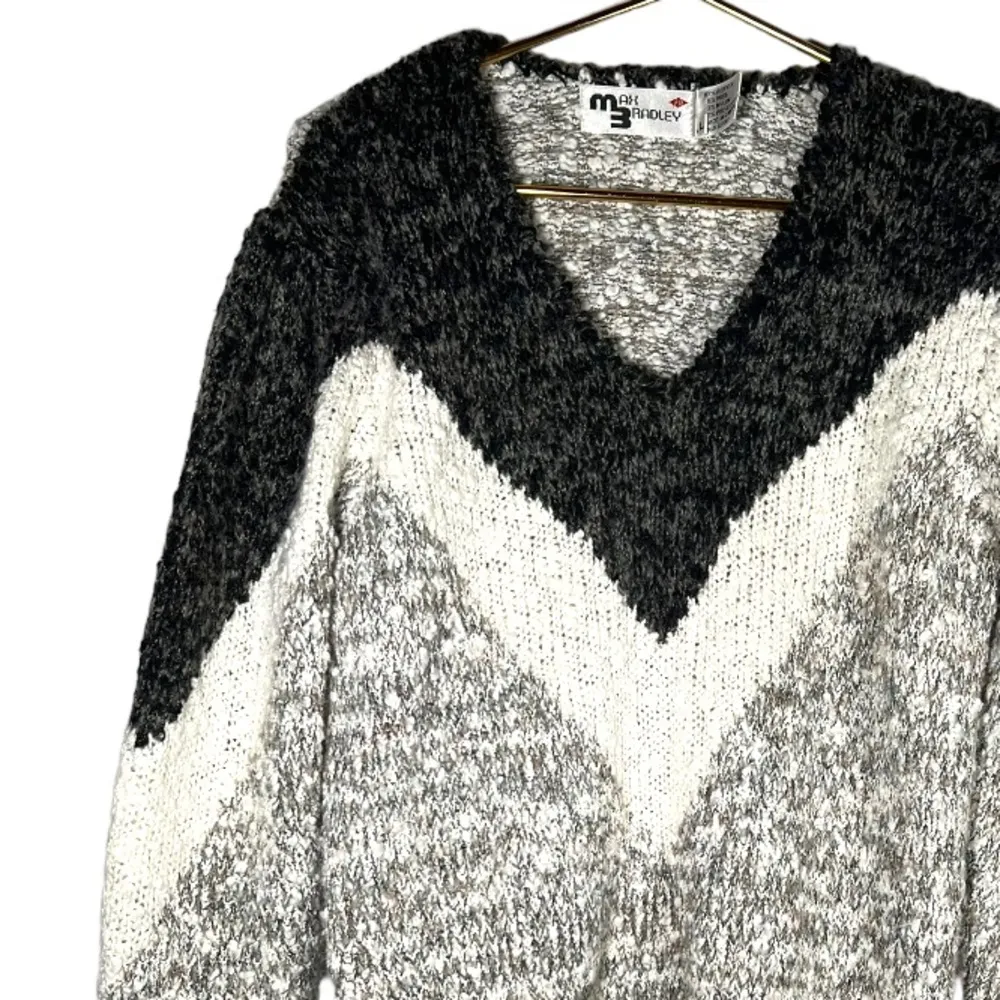 Vintage Wool Blend Long Sleeved V - Image 4