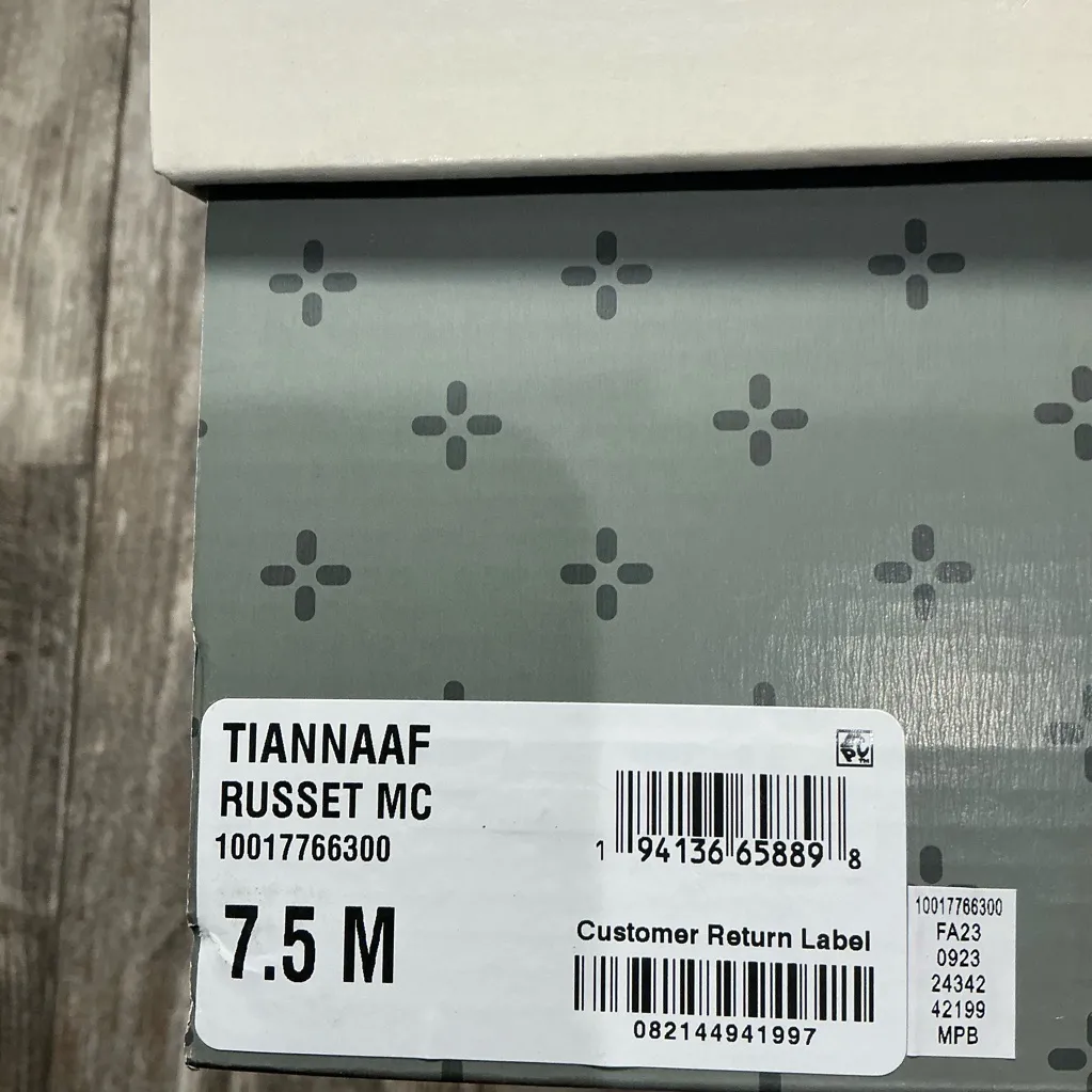 Sun and Stone Women’s Elegant Brown Heeled Boots Size 7.5 - Image 11