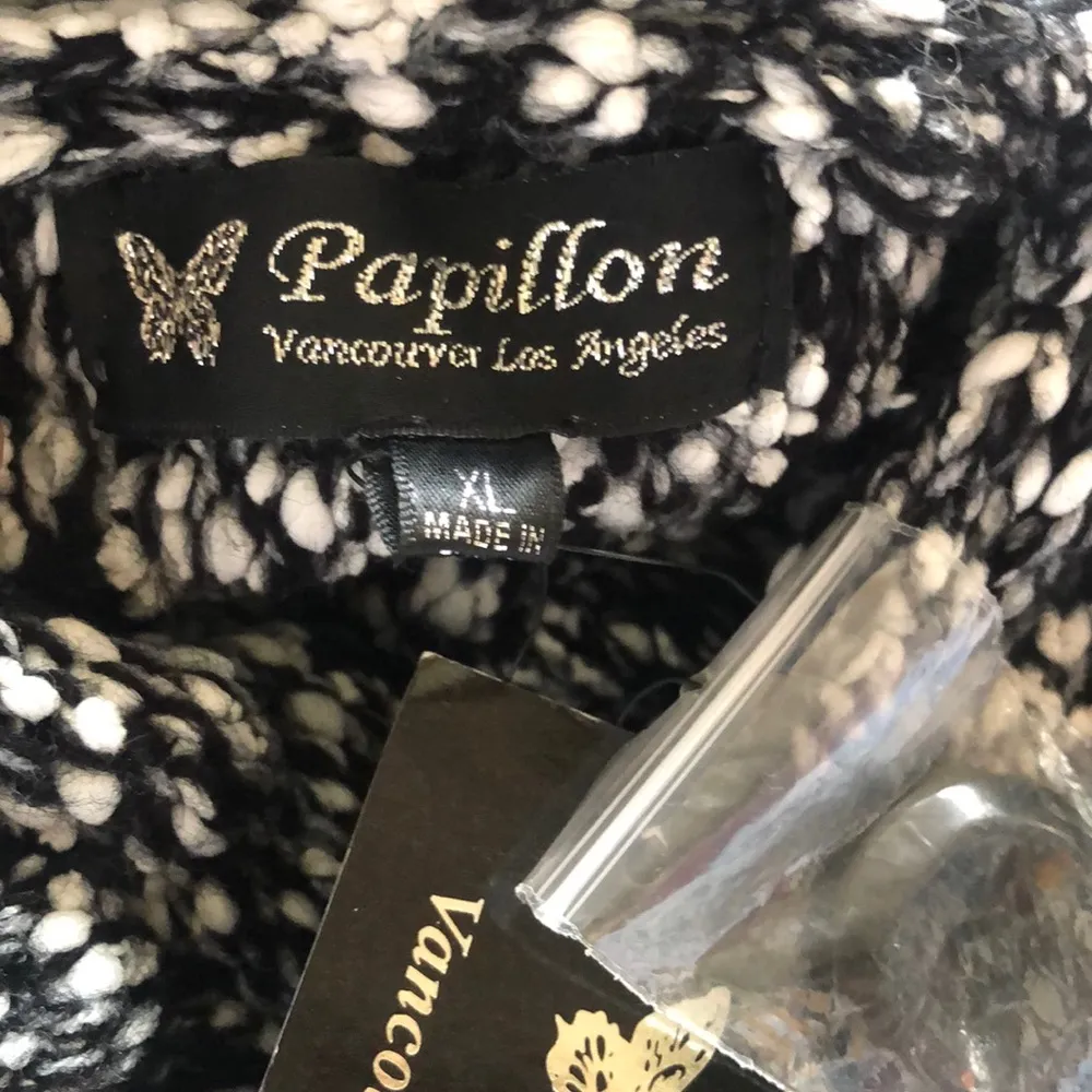 Papillon short dolman sleeve sweater - Image 4