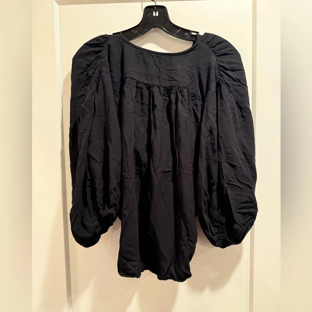 Peral & Pup Black Wrap Blouse‎ Size S/M - Image 2