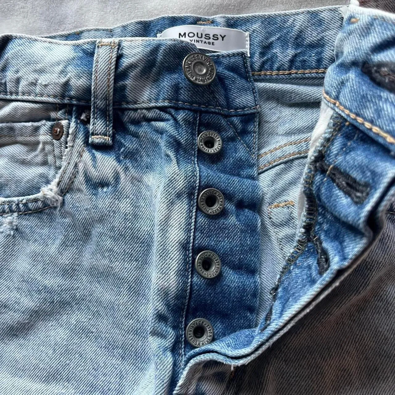 Moussy Vintage light wash blue denim high rise cutoff shorts raw hem size 23 - Image 7