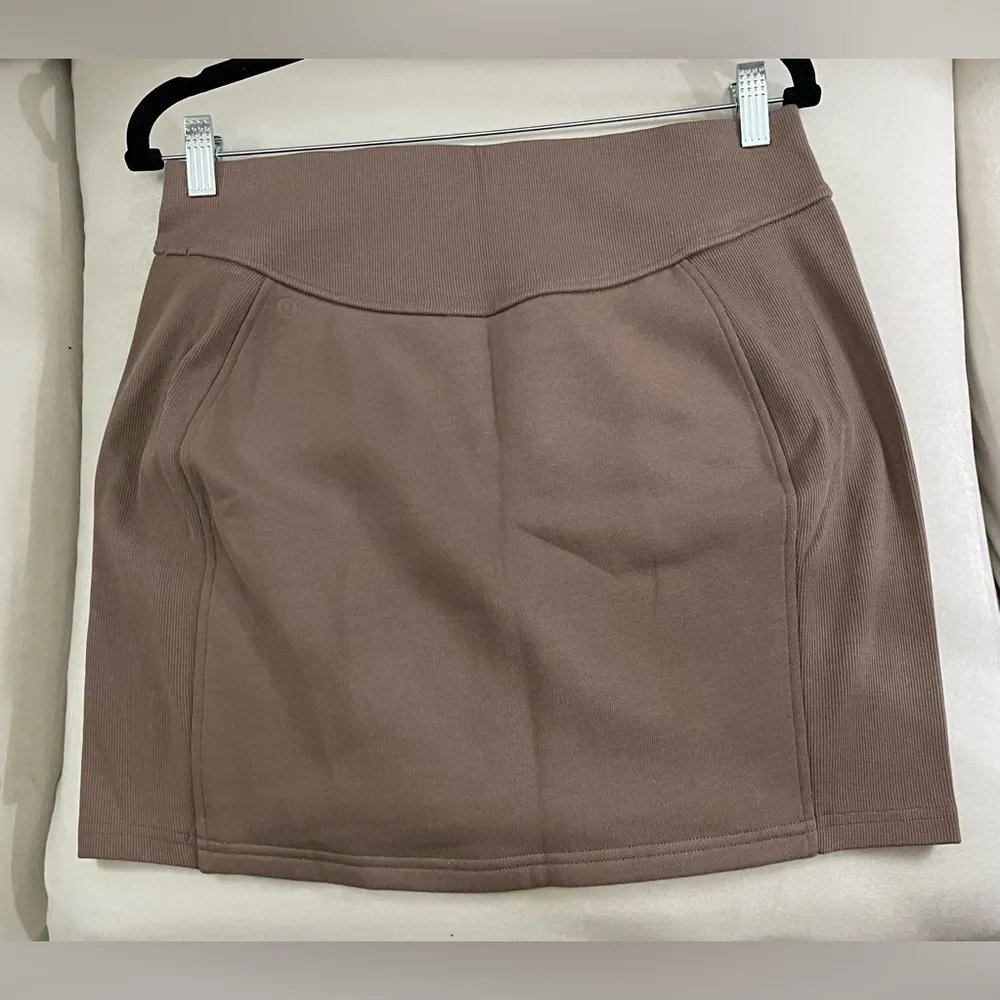 Lululemon Scuba High Rise Mini Skirt Brown Size L - Image 9