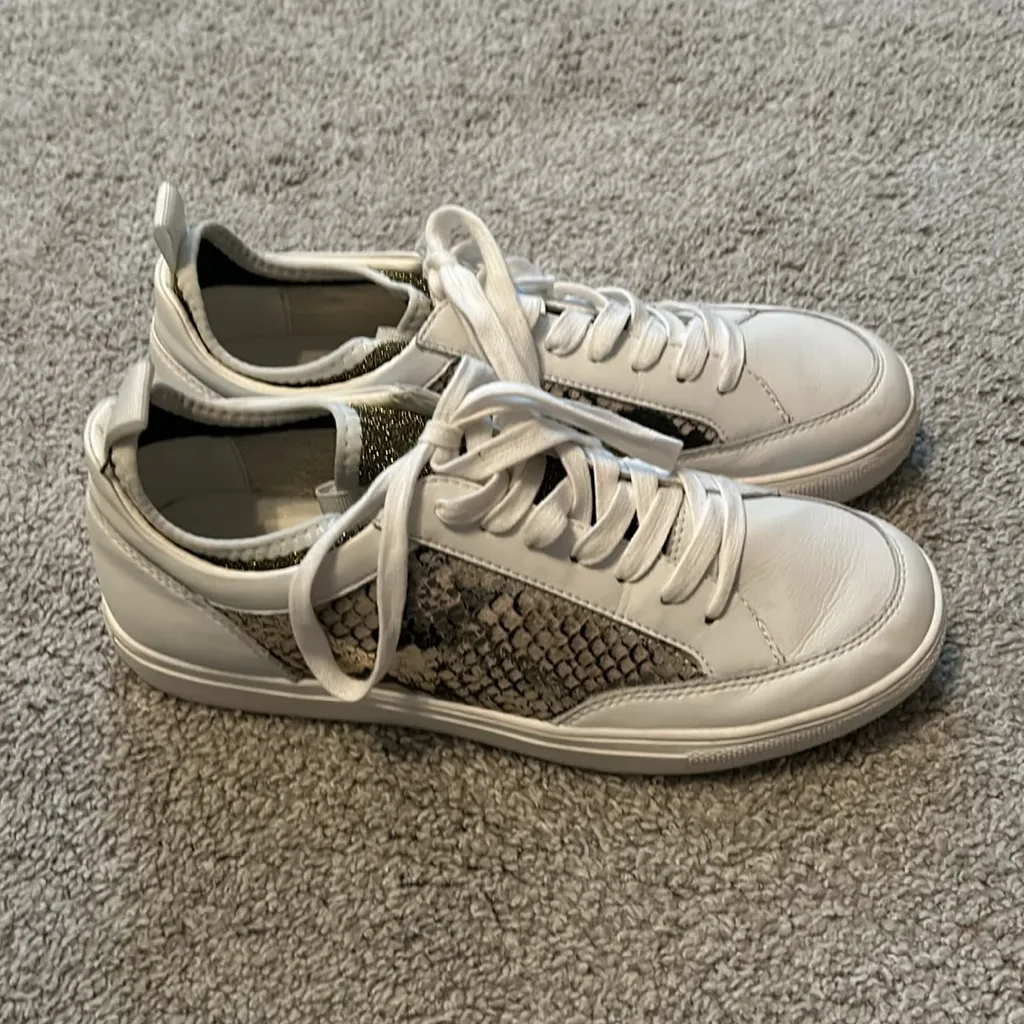 Steve Madden Bliss sneaker white with snake print size 9.5‎ - Image 3