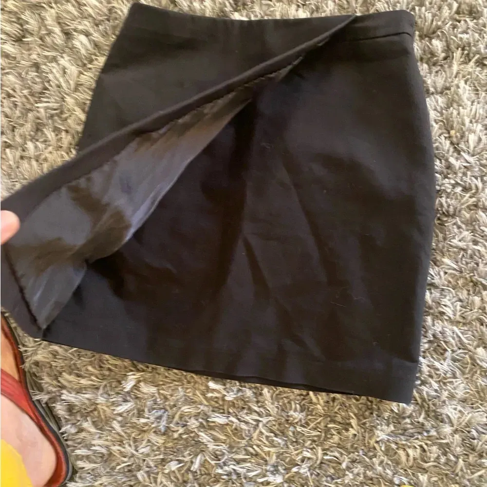 Black asymmetrical miniskirt - Image 4