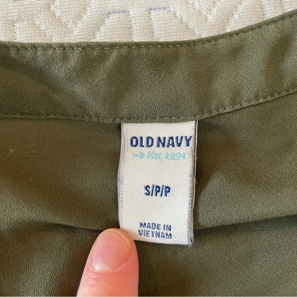 Old Navy Olive Green Half Button Top Blouse Small - Image 5