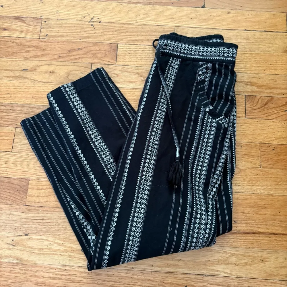 Anthropologie Embroidered Pull On Crops Size XSP - Image 3