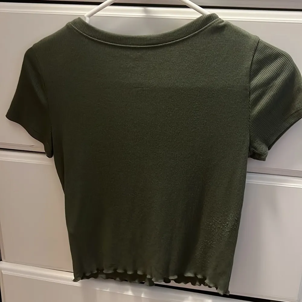 size small olive green shirt - Image 3