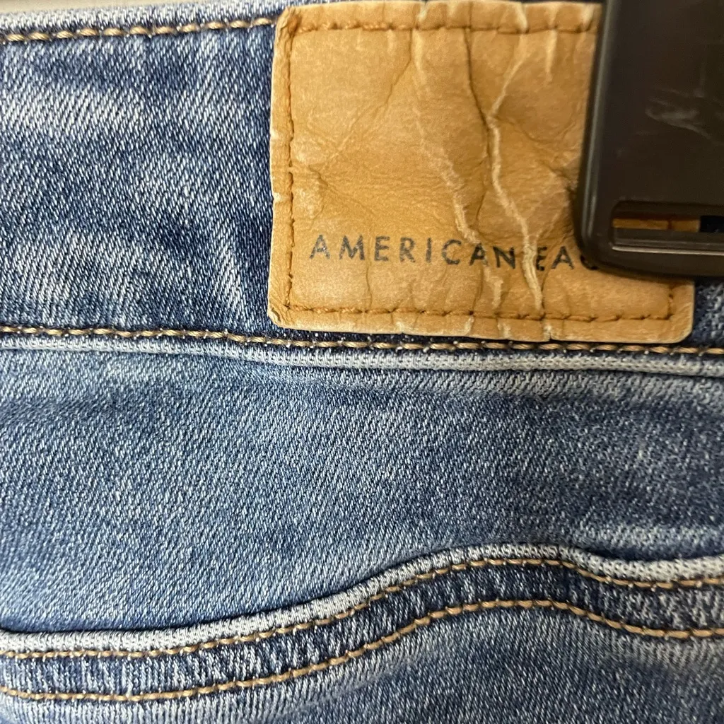 American Eagle Short Women 0 Blue Next Level Stretch Hi Rise Shortie Distressed - Image 7