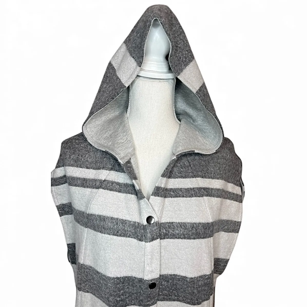 Soft Surroundings Glacier Canyon Excalibur gray Stripe Poncho vest scandi girl - Image 3