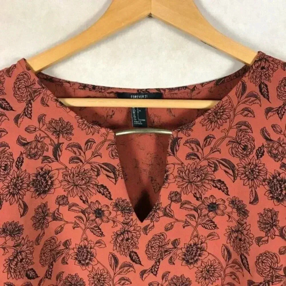 Forever 21 Rustic Red Floral Print Top Size Large - Image 4