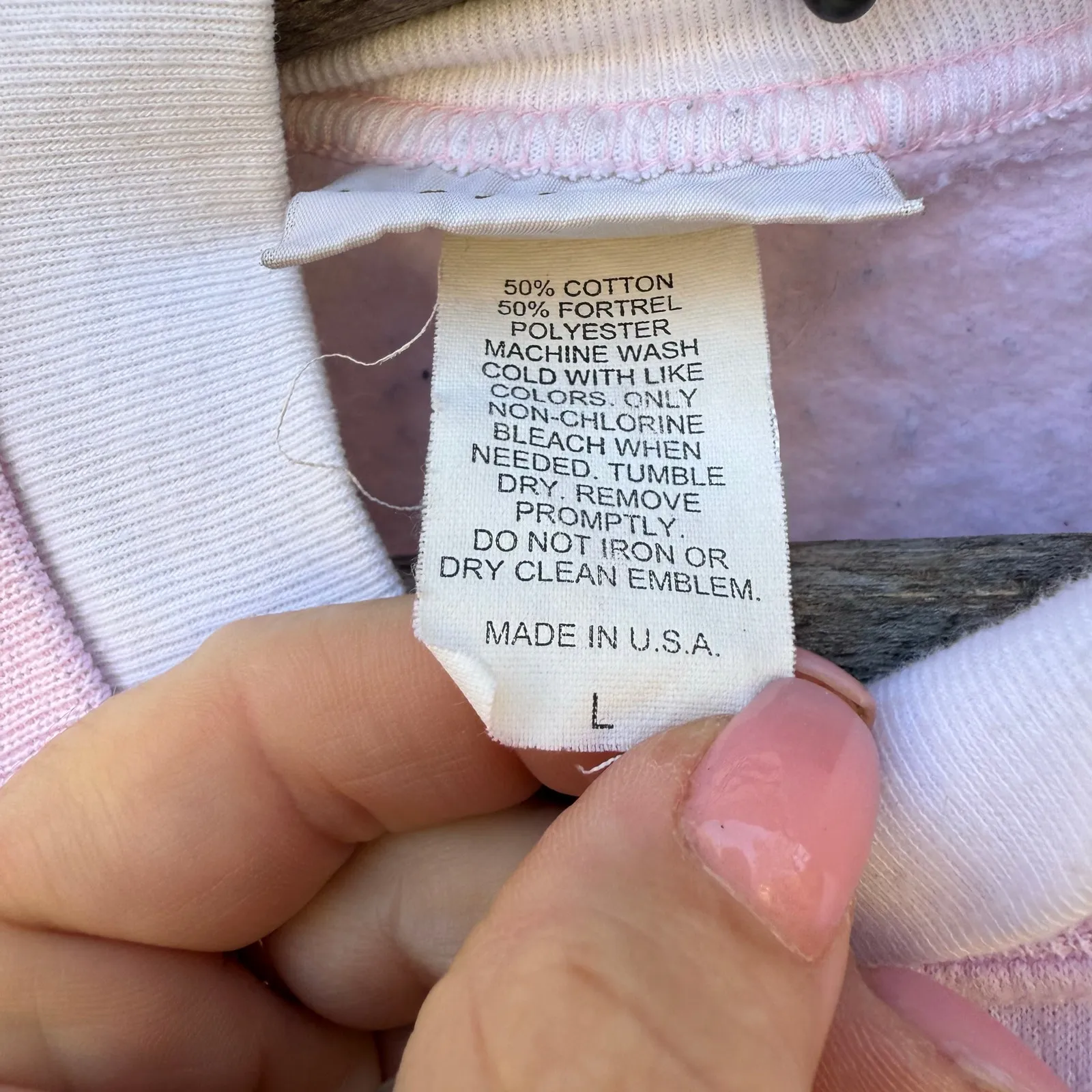 Vintage 90s Pale Pink Let It Snow Embroidered Christmas Winter Sweatshirt LARGE - Image 4