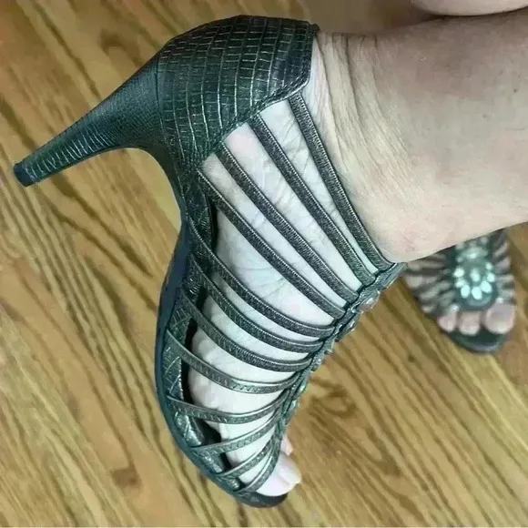 New York Transit Sandals‎ Shoes Women’s Size 6 Jeweled Bronze Color Caged Heels - Image 9