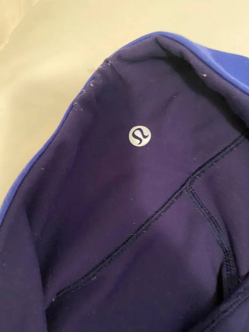 Lululemon Cropped Reversible Leggings - Image 2
