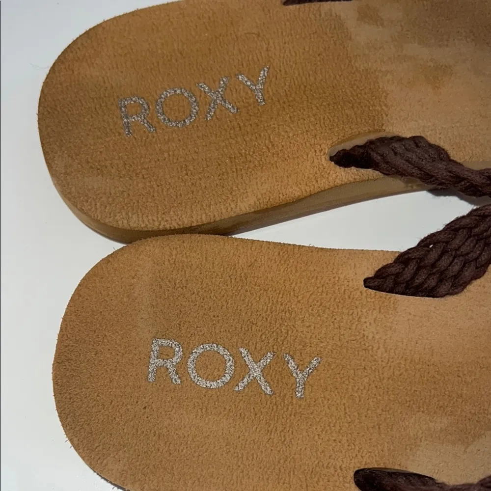Roxy Low Tide Brown Flip Flops - Image 5