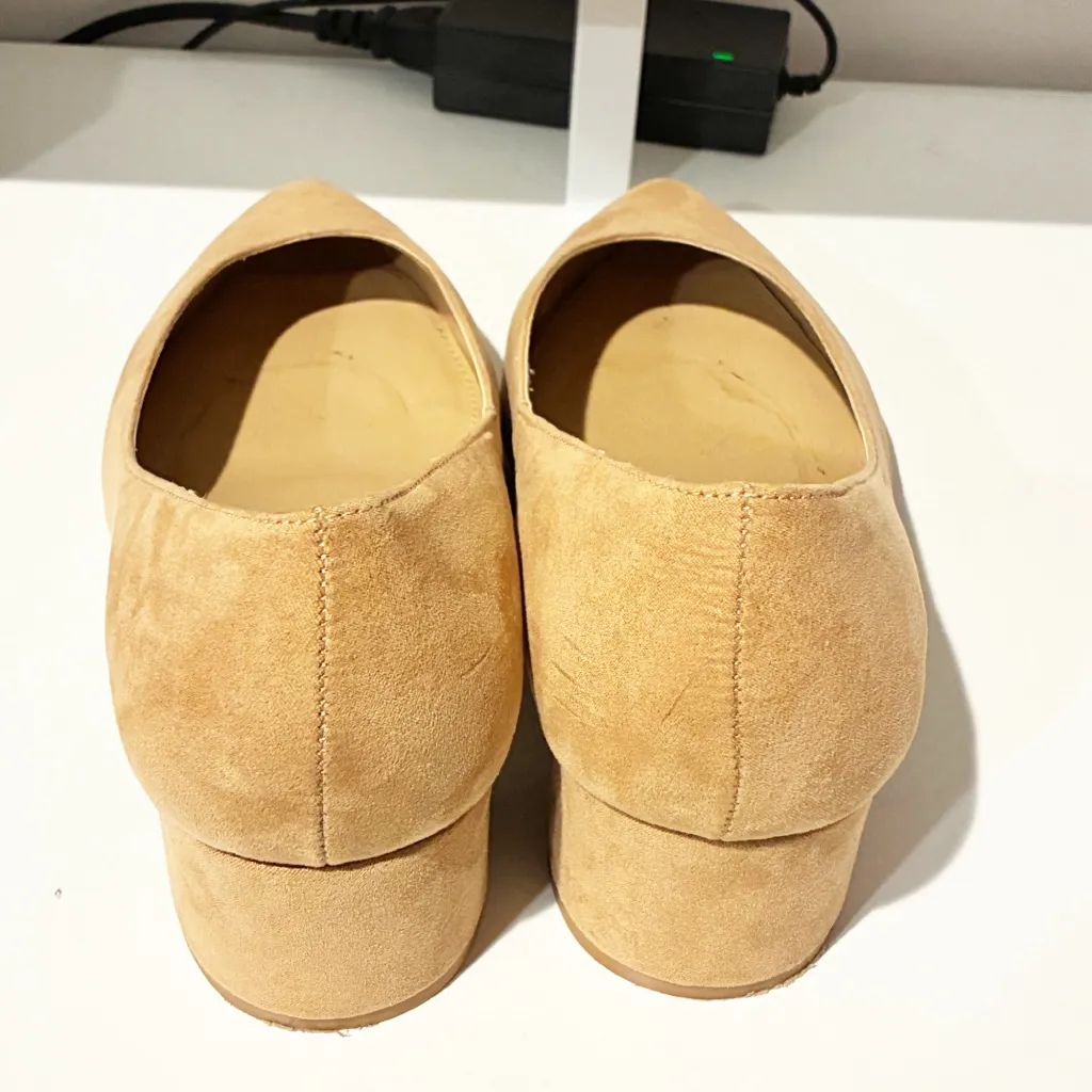 Torrid Tan Wide Width Size 10WW Pointed Toe Block Heel Pump - Image 4