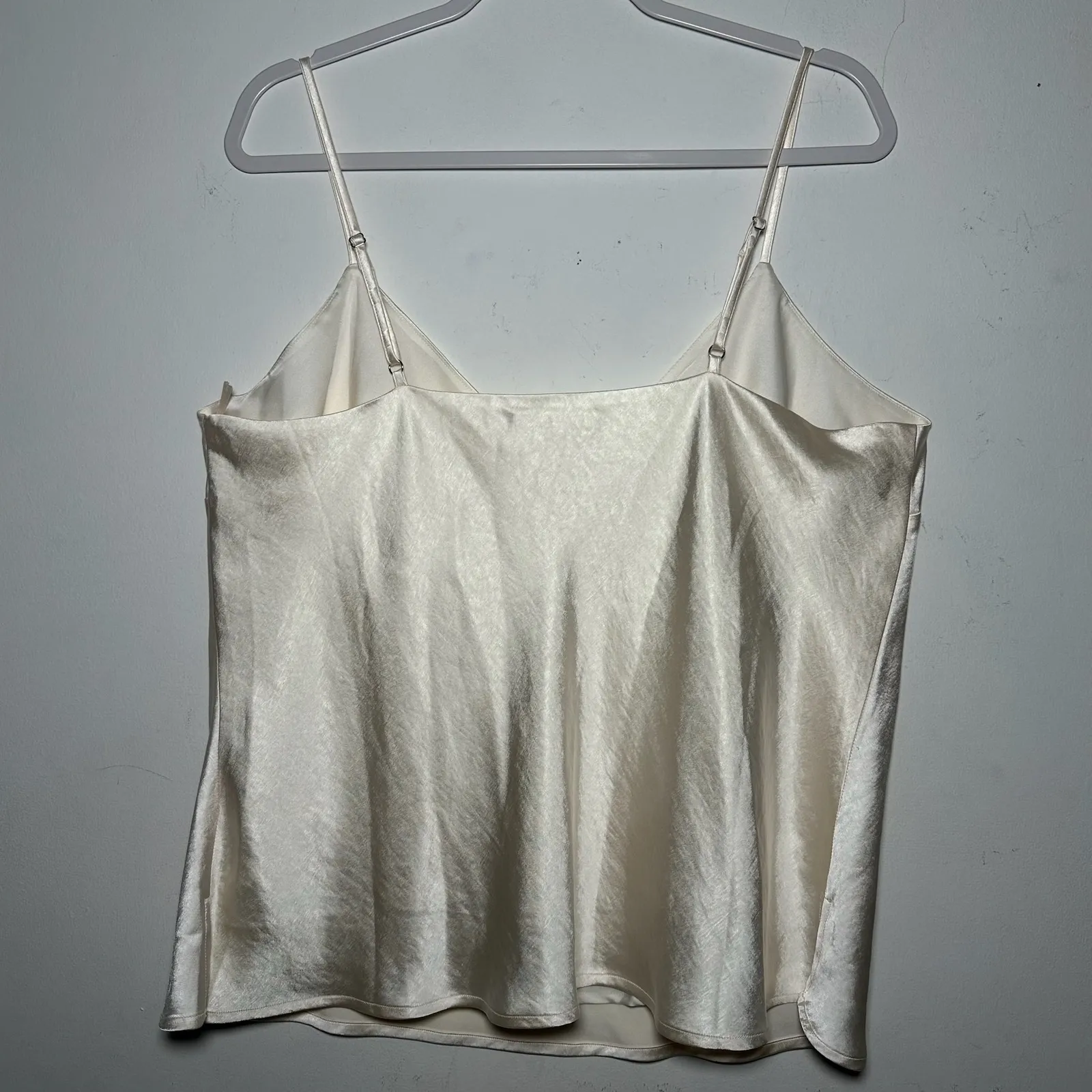 GOOD AMERICAN Ivory Satin Burnout V Neck Cami Tank Top Size 4 - Image 2