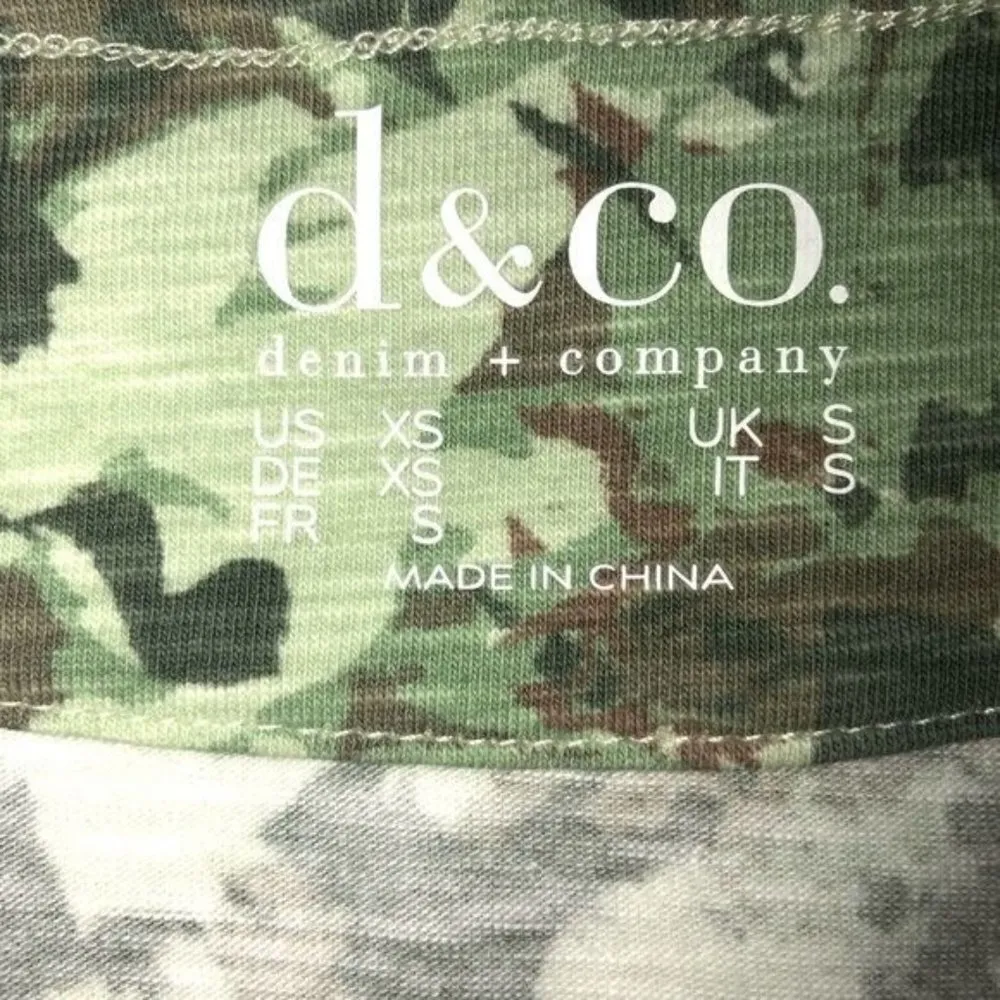 Denim & Co Top Size XS Camo Style Print Tunic Length Short Sleeves Cotton Blend - Image 2