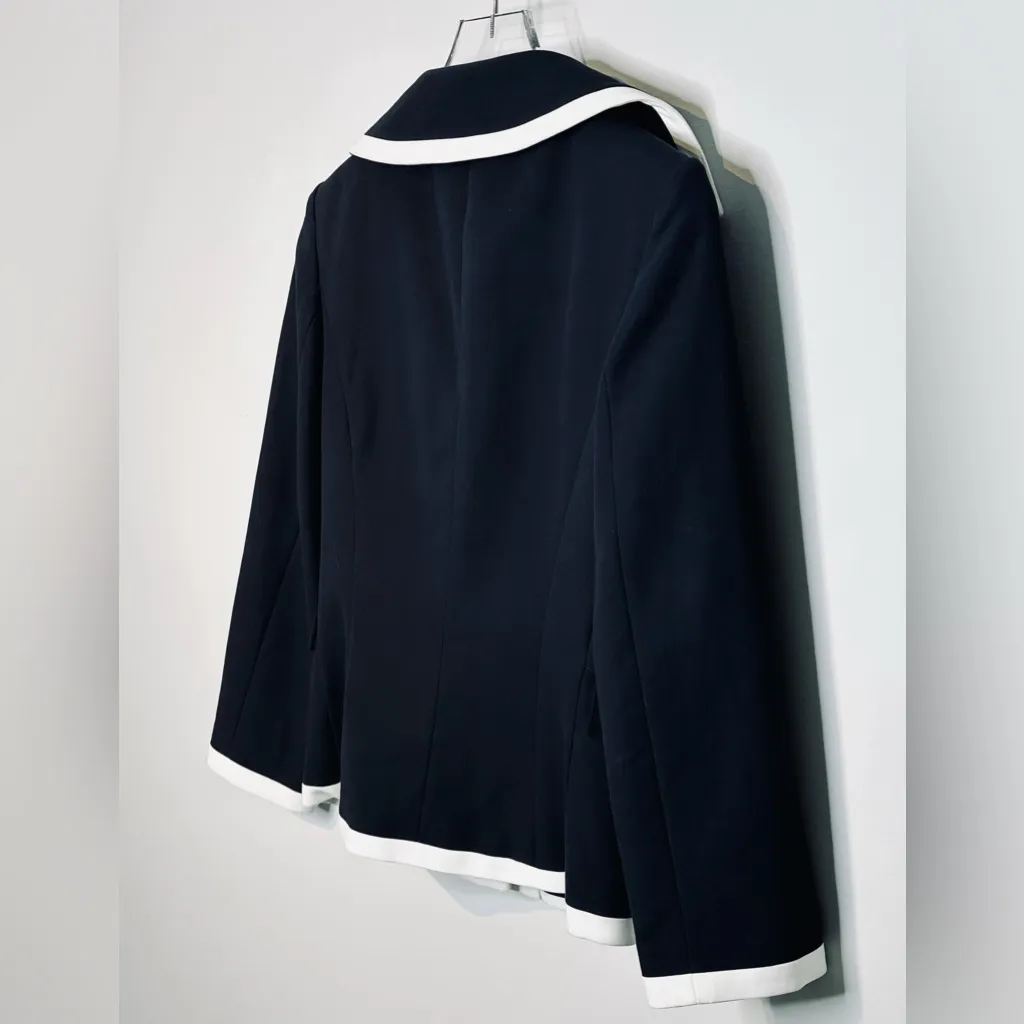 Michael Kors Double Crepe Black Blazer Jacket with White Trim Size 8 - Image 6