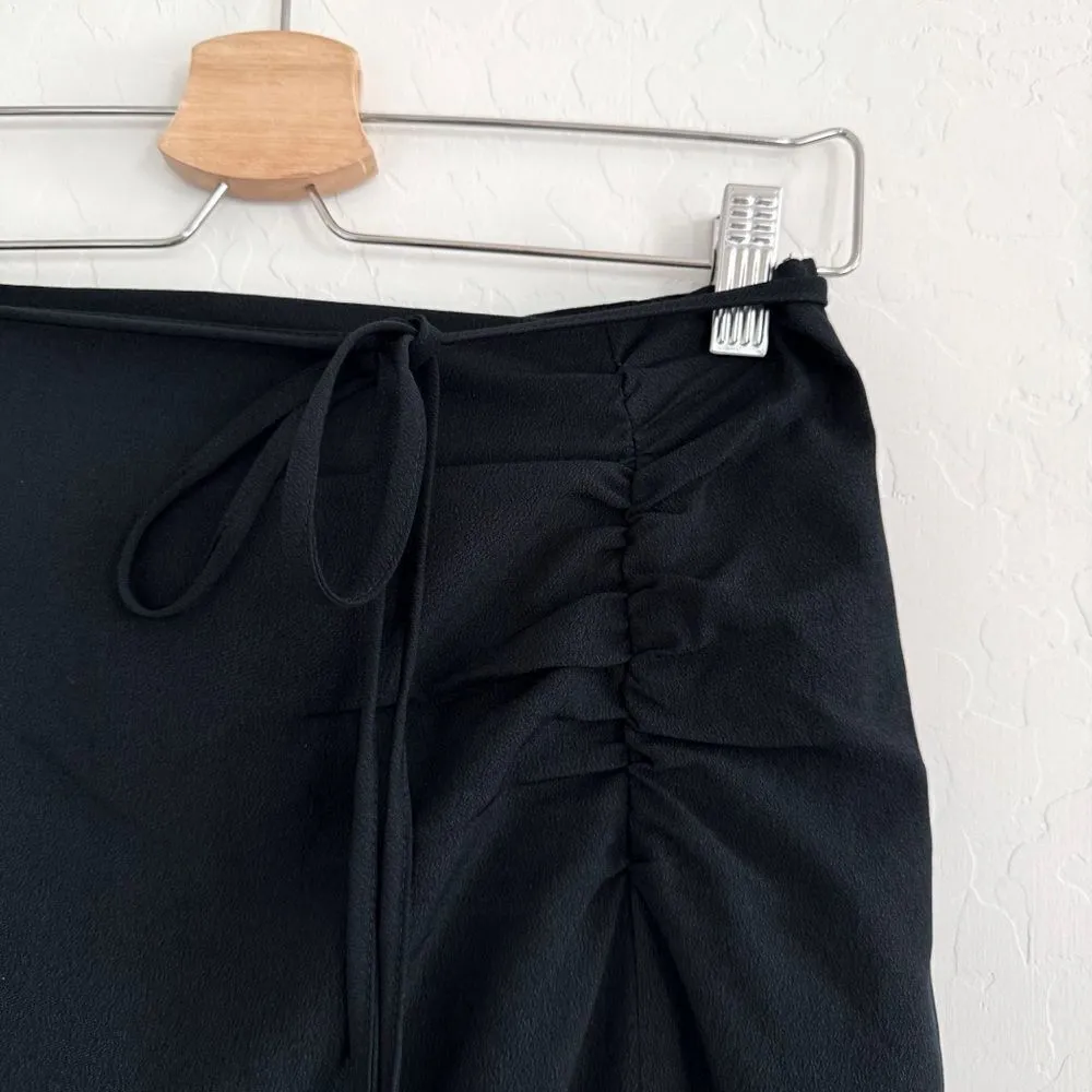Abercrombie & Fitch black high slit midi skirt with side ruching Size XS - Image 2