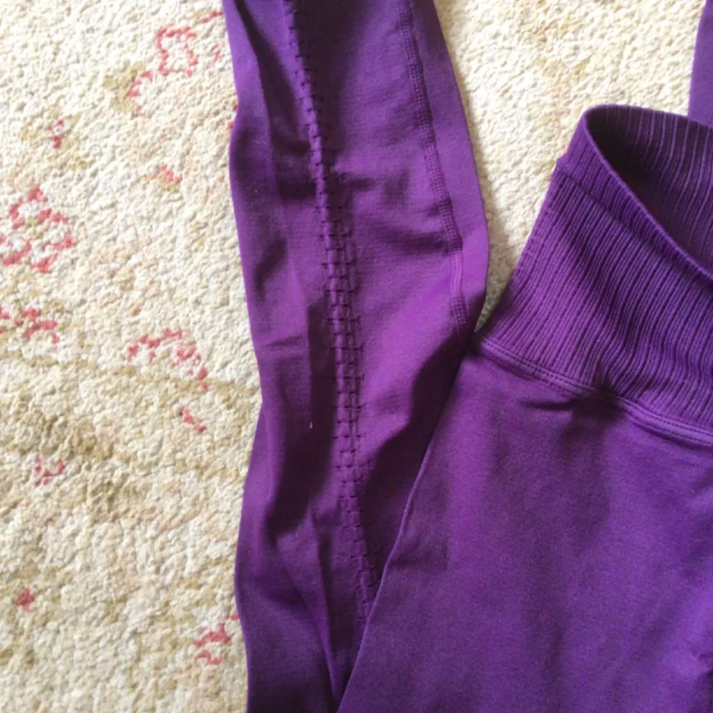 Free People Good Karma HR 7/8 Legging in Eggplant sz XS/S NWOT - Image 7