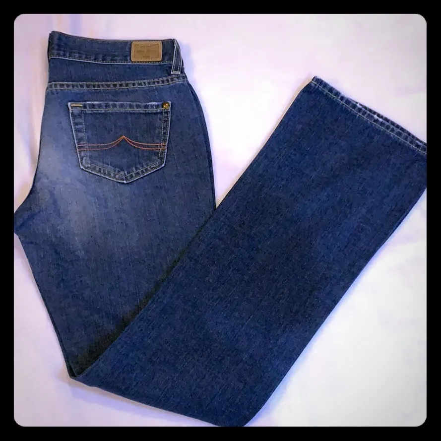 Size 4 Regular Old Navy Denim Blue Jeans Boot-cut - Image 2