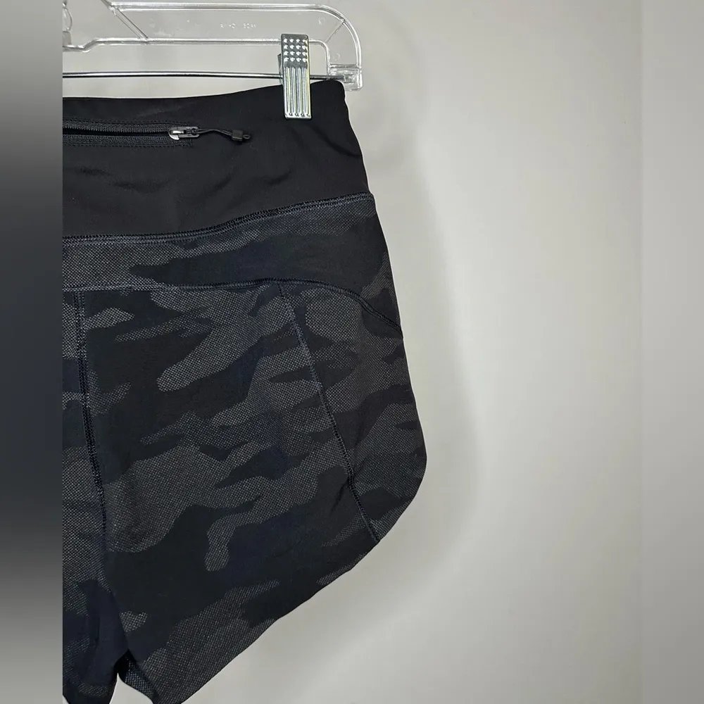 Athleta Run With It Reflective Printed 3.5” Shorts XXS Black Camo Hiking Sporty - Image 3