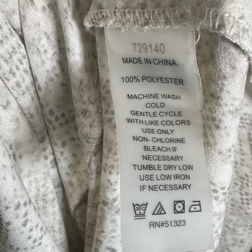 Chaus New York snakeskin animal print roll tab sleeve top size XL - Image 6