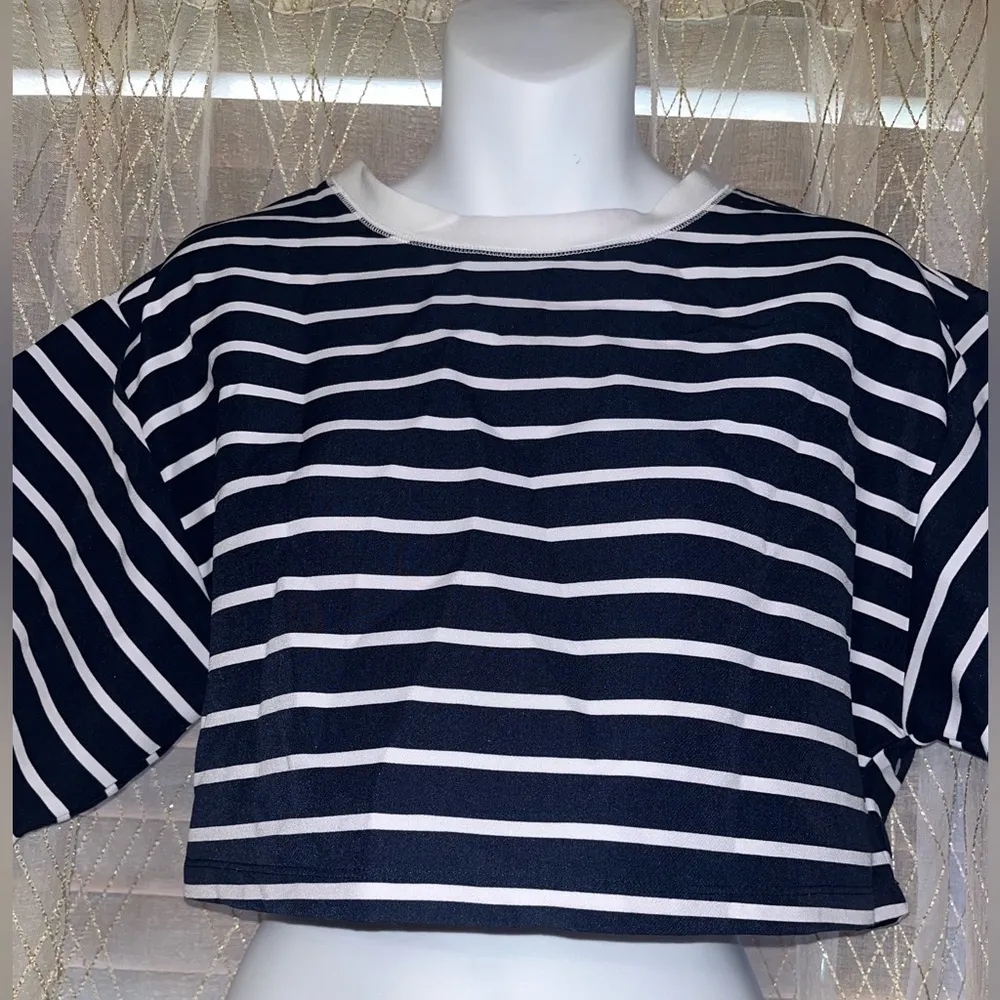 Womens Blue White Striped Boxy  Crew Neck  Short Sleeve Cropped Top Large - Image 2