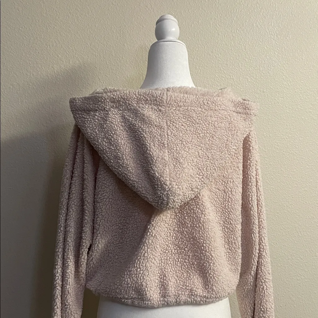 Urban Outfitters Cropped Sherpa Hoodie – Cream - Image 7