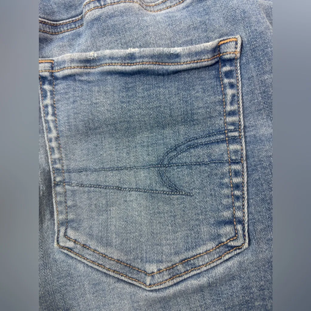 American Eagle 4 Embroidered Distressed Denim Jeans Shorts - Image 7