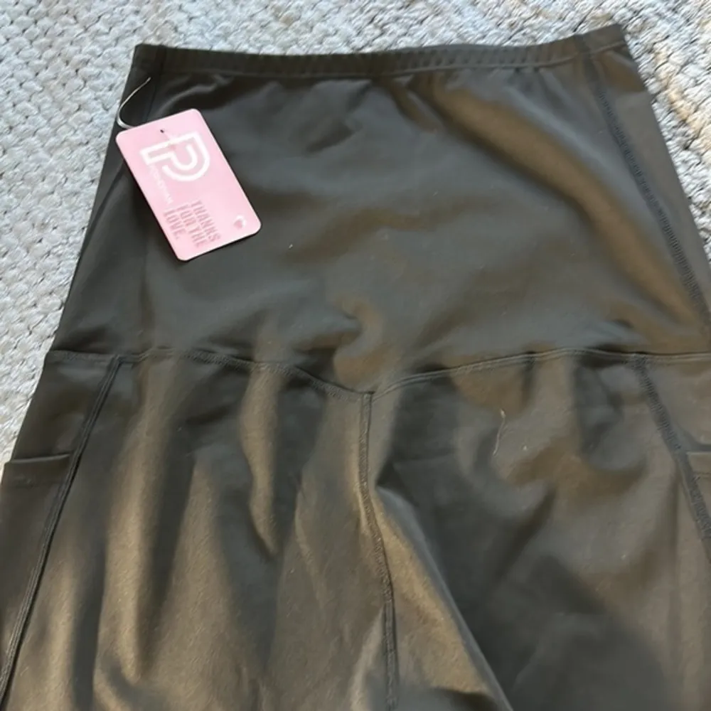 Maternity Over The Belly Bump Black Shorts Pockets 5"/8" Size Large NWT #7769 - Image 12