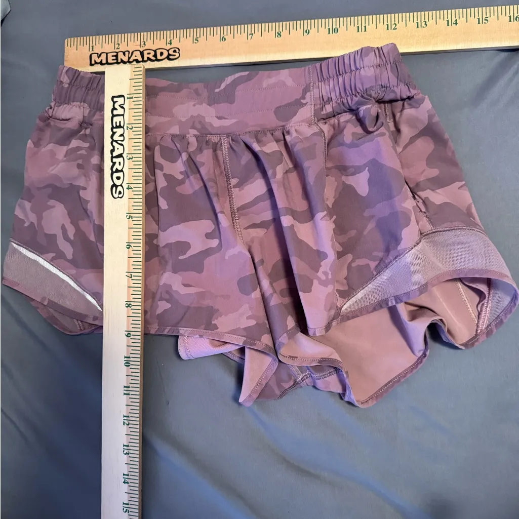 Lululemon Hotty Hot II Short Low Rise‎ Camo Pink Multi 2.5" Size 8 Womens - Image 9