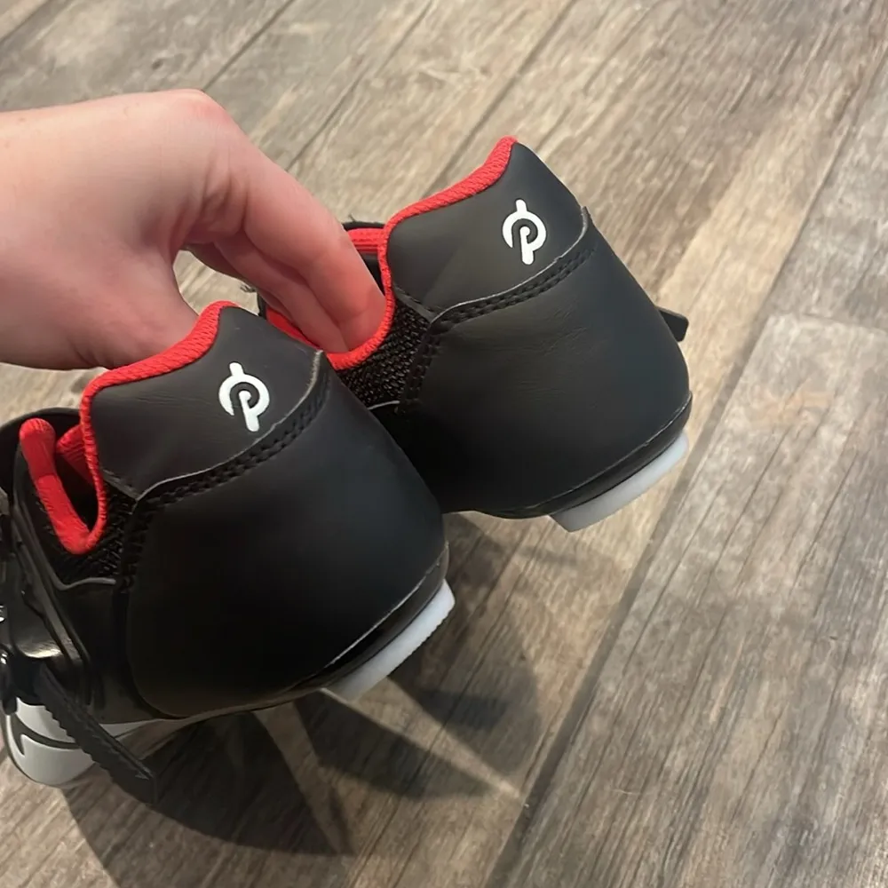 Peloton  cycling shoes - Image 3