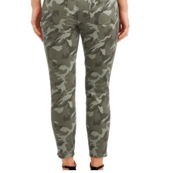 Camo Mid‎ Rise Jeans - Image 9